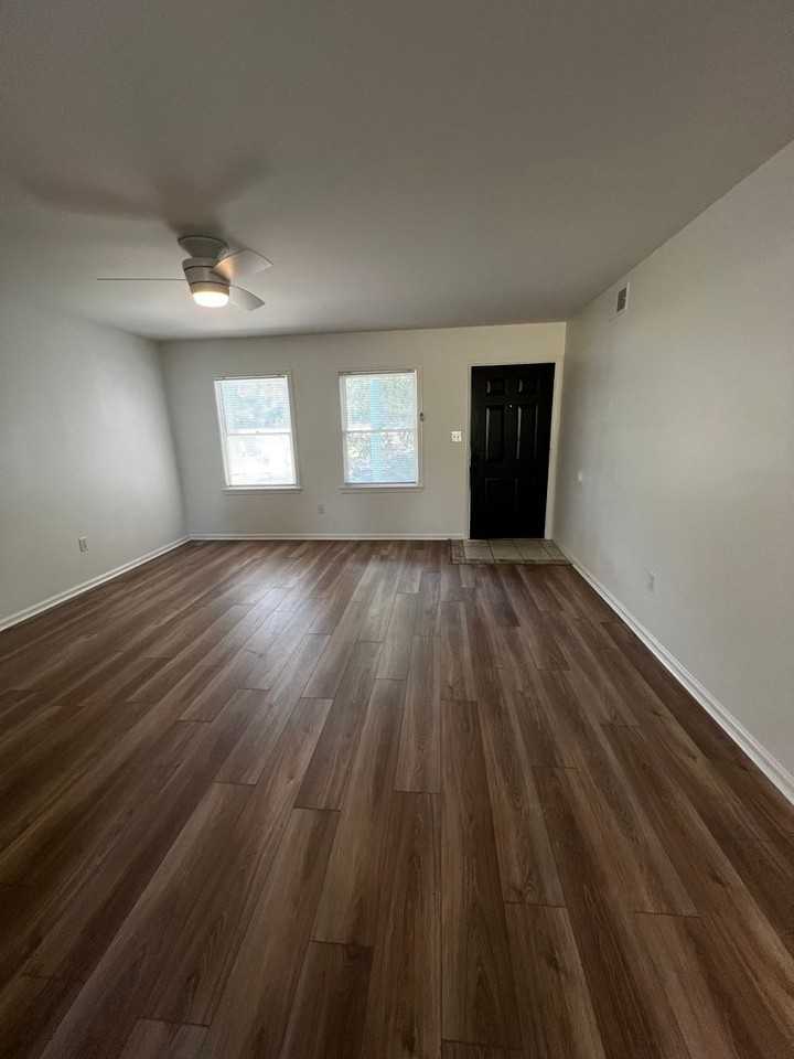 25 Sams Point Rd - Photo 4 of 24