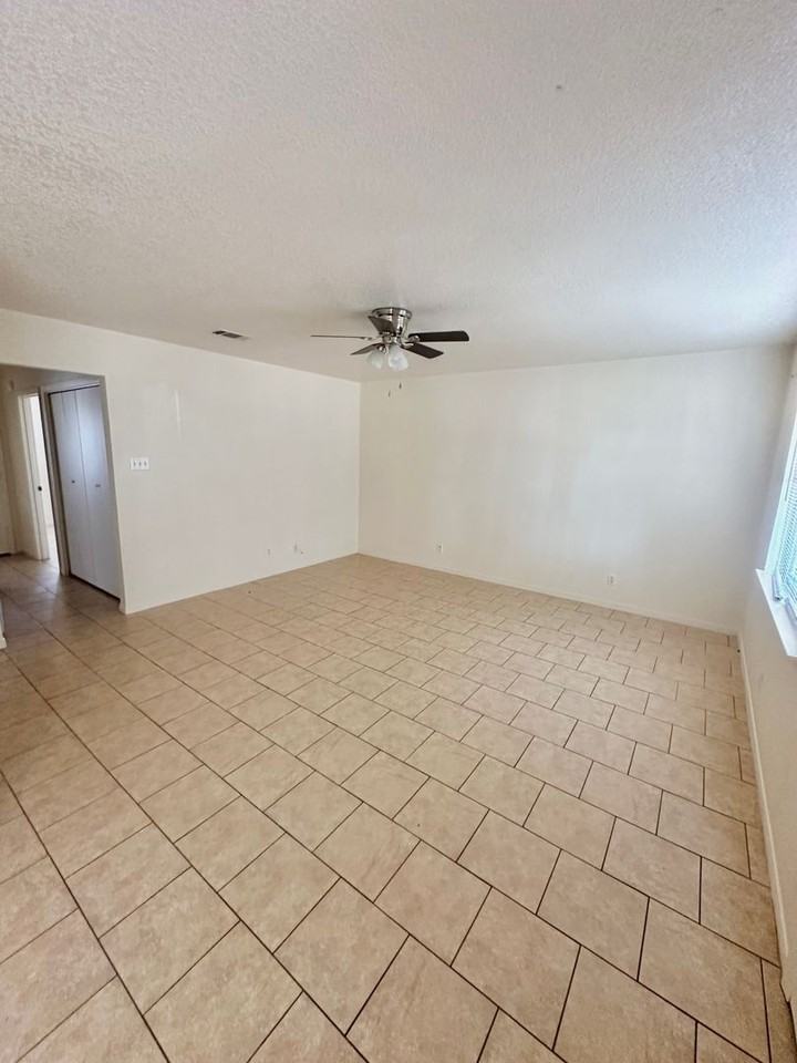 1103 CIRCLE M DR - Photo 3 of 13