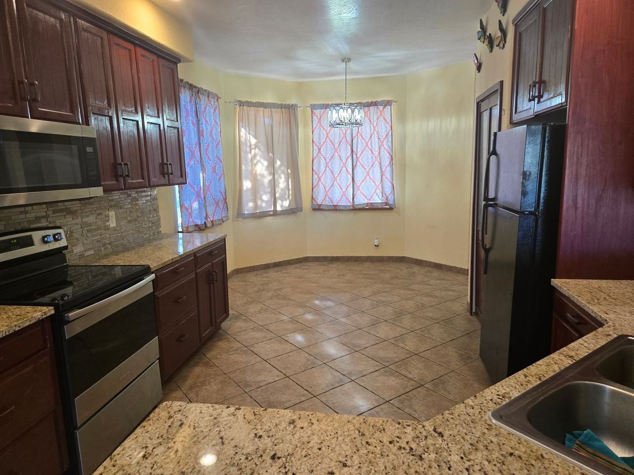 4784 Cottonwood Rd - Photo 2 of 12