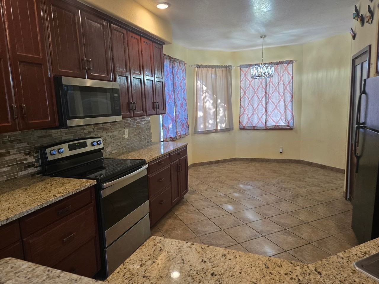 4784 Cottonwood Rd - Photo 3 of 12