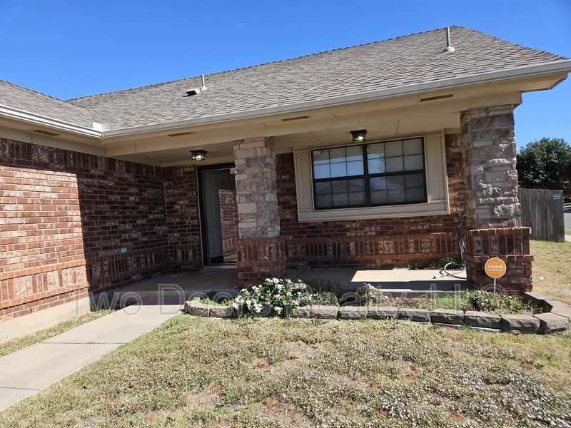 10212 Jetty Ct - Photo 3 of 16