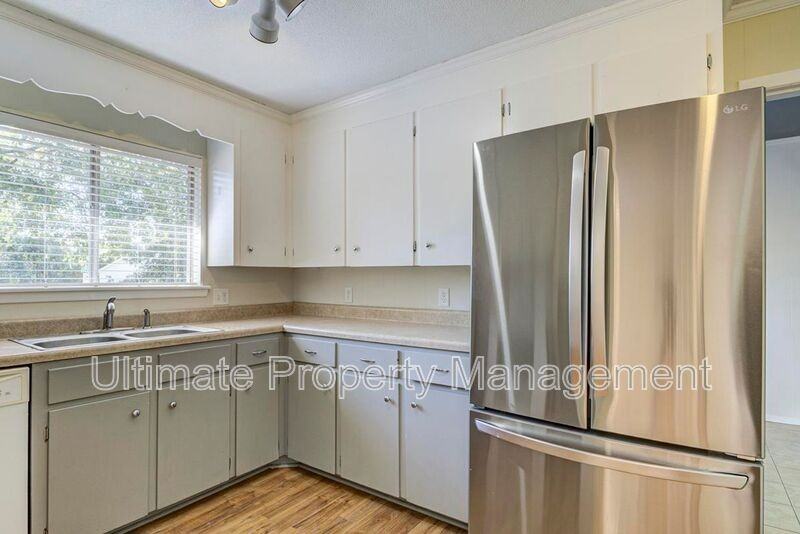 2101 Delgado Ave - Photo 4 of 16