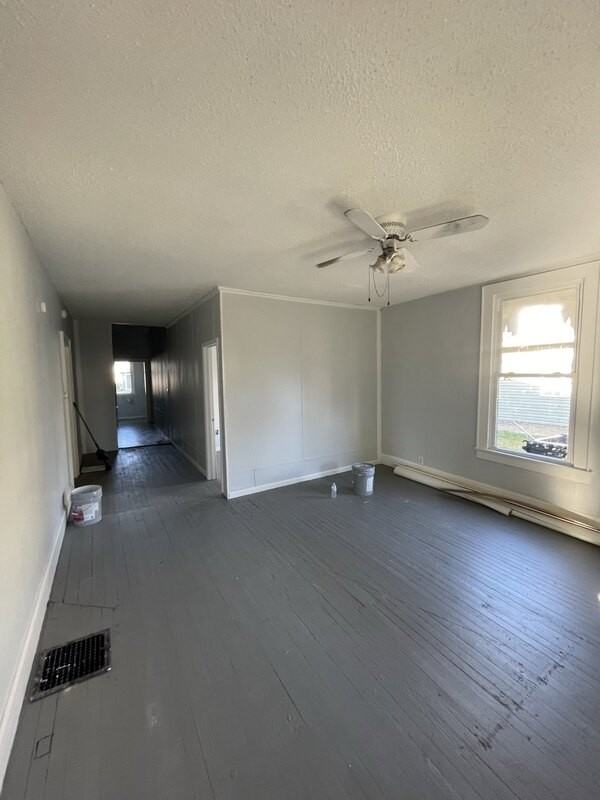 710 Jackson Ave - Photo 3 of 10