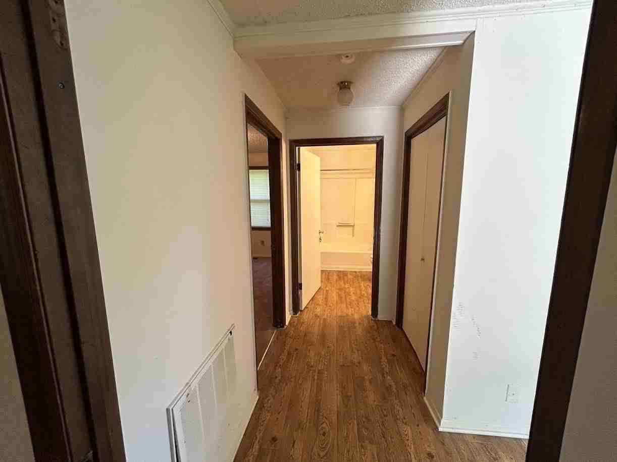 University Court Apartments - Photo 2 of 8