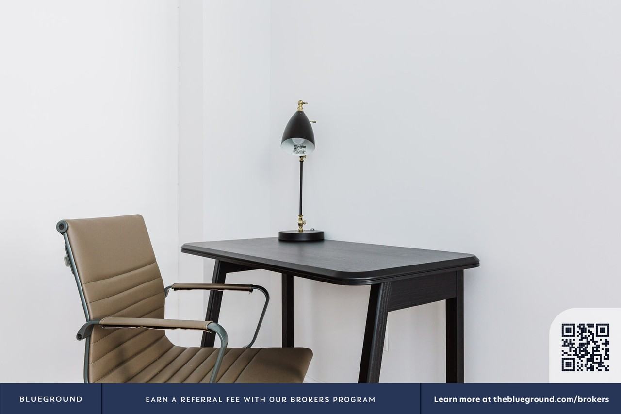 160 East 48th Street - Photo 5 of 35