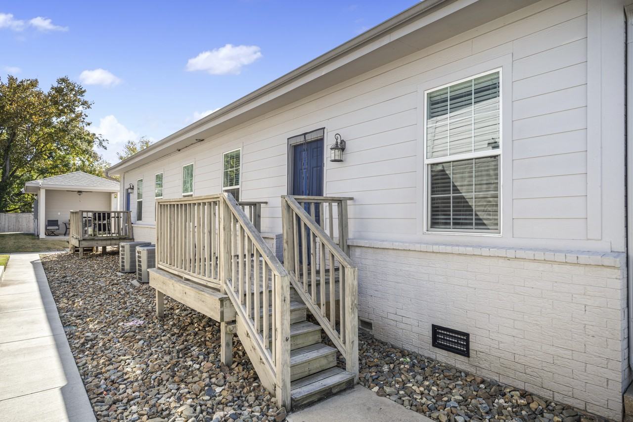 110 Glover St Apt A #A - Photo 2 of 17