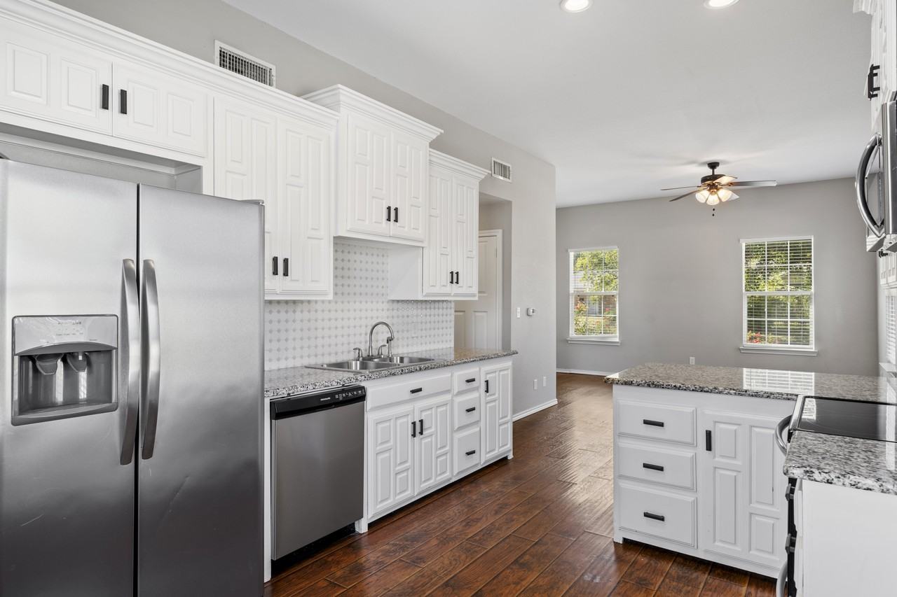 110 Glover St Apt A #A - Photo 7 of 17