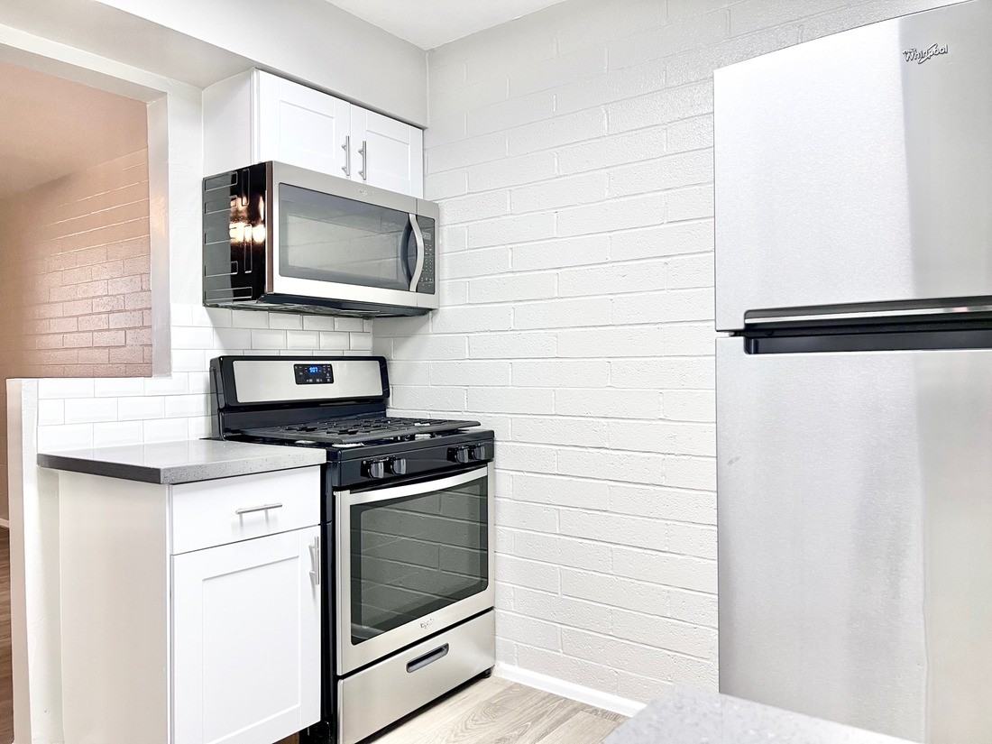 4020 N Parkway Ave #11 - Photo 3 of 29