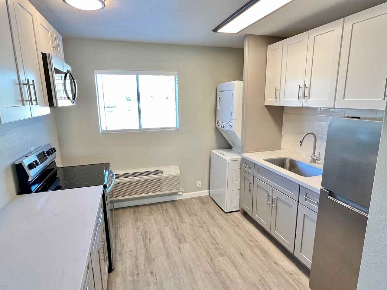 2020 W Orangewood Ave #210 - Photo 2 of 41