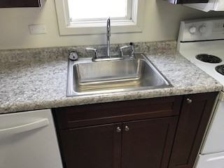 915 7th Ave #4 - Photo 6 of 14