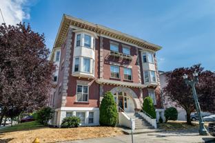 Elegant Renovation! HUGE 1 Bed 1 Bath Available Now! - Photo 1 of 1