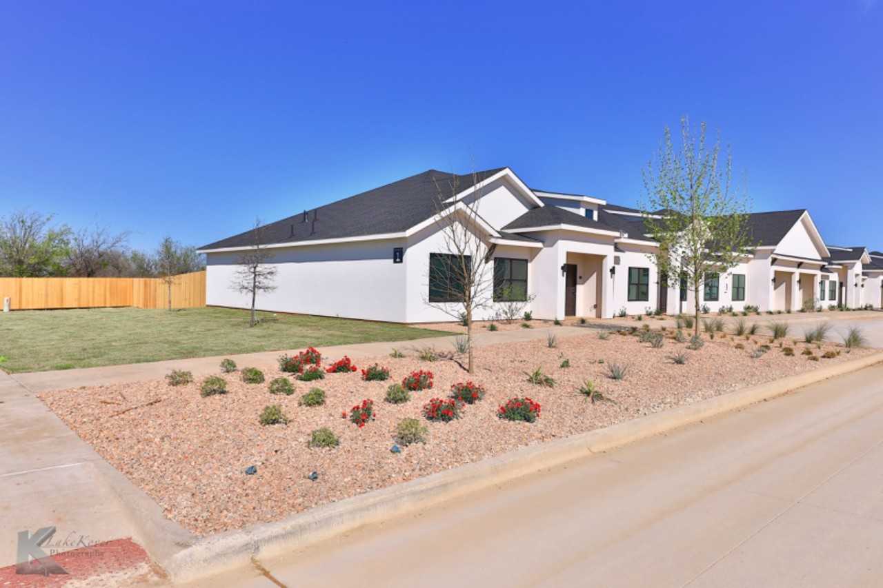 Southlake Villas - Photo 2 of 10