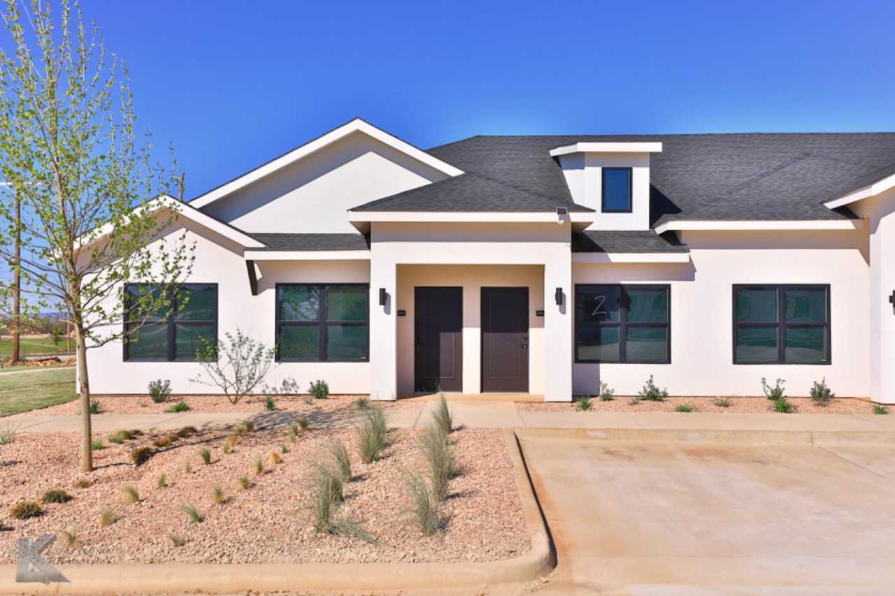 Southlake Villas - Photo 4 of 10