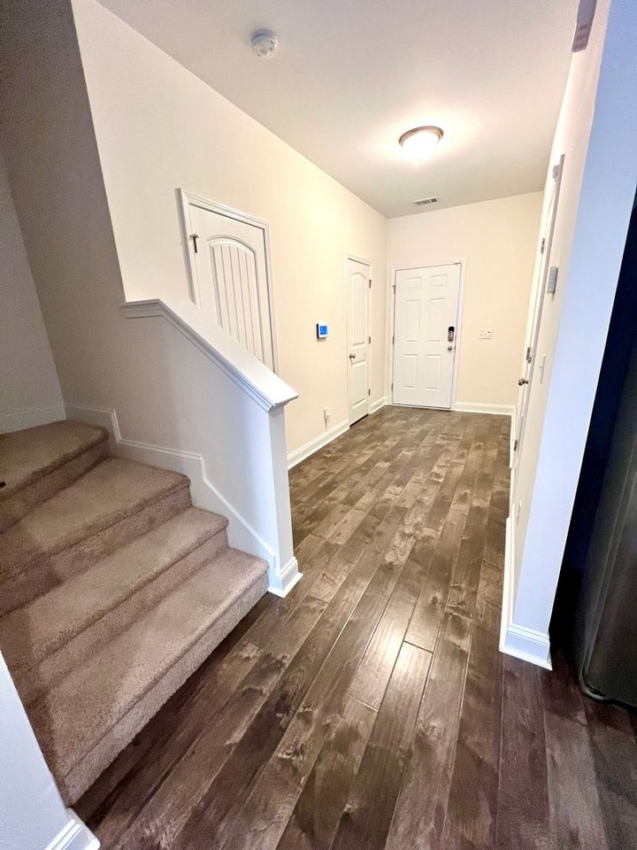 507 Ferguson Ln - Photo 7 of 25