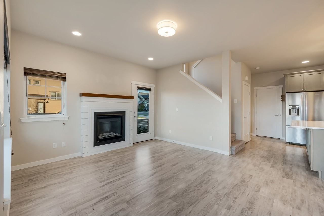 700 Springside Ln - Photo 6 of 24