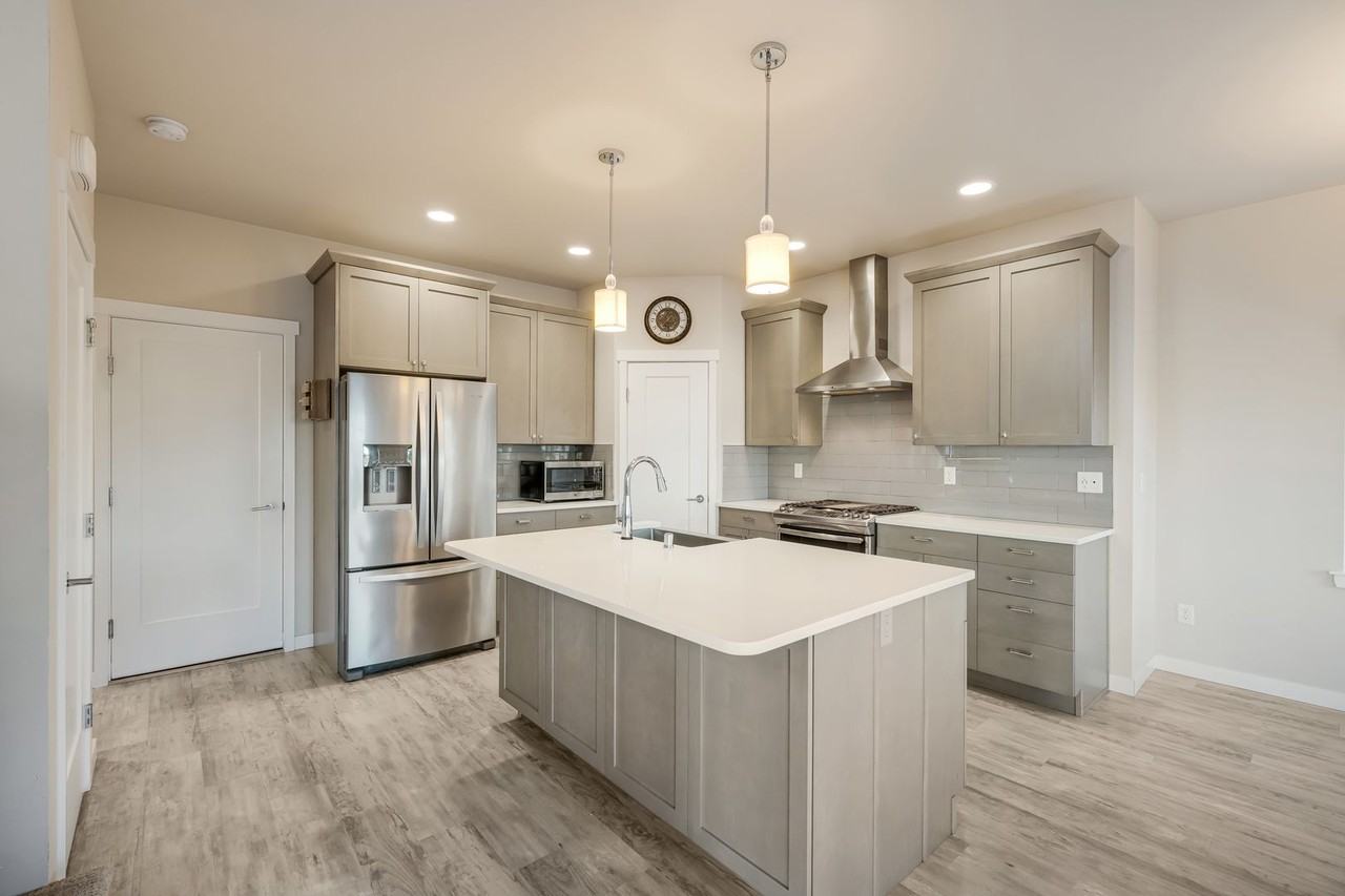 700 Springside Ln - Photo 7 of 24