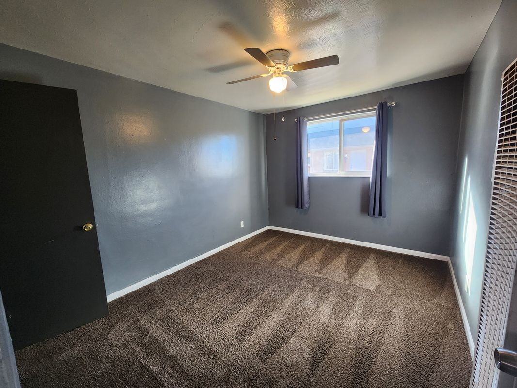 1066 Dayton St - Photo 6 of 10