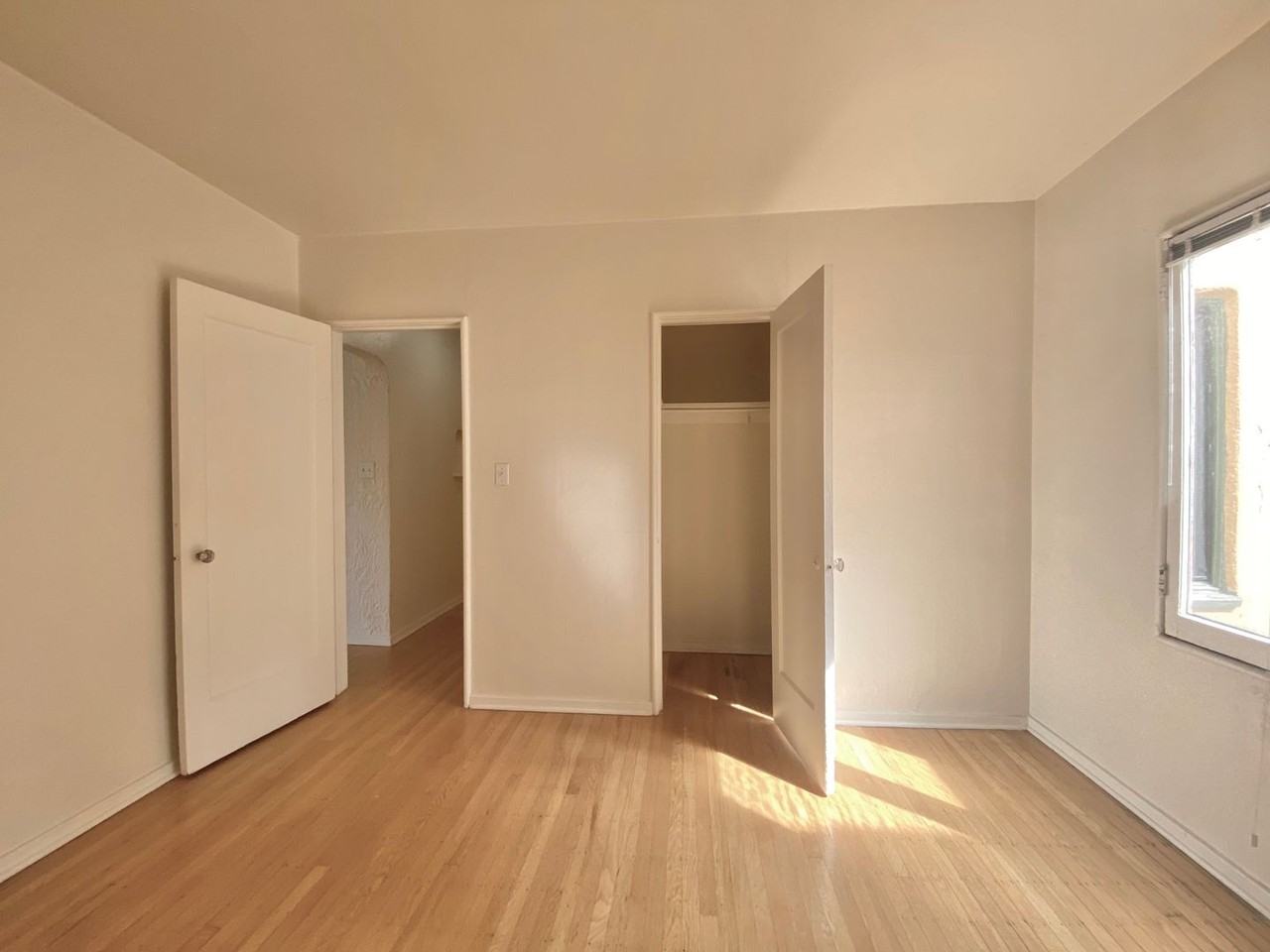 Serpentine Apartments - Photo 6 of 13