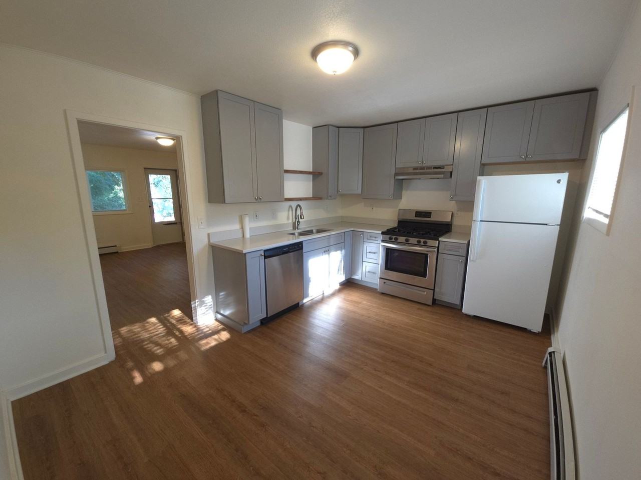 635-637 Marine St. - Photo 6 of 37