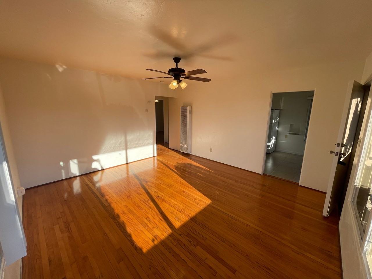 5120 Cape May Ave - Photo 4 of 20