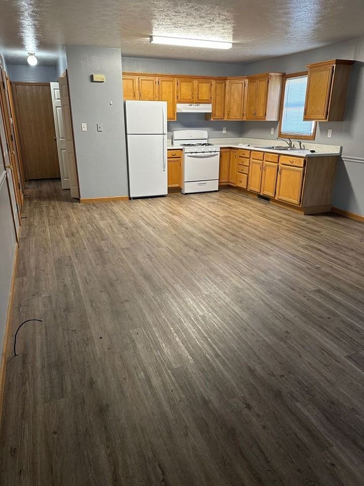 997 Spring Crossing - Photo 2 of 8