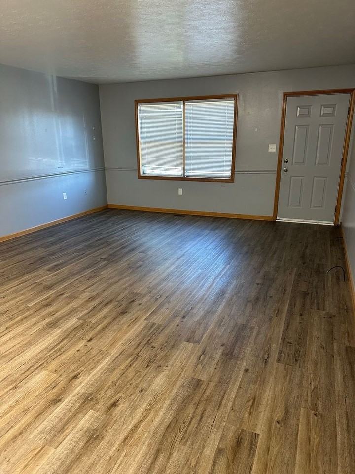 997 Spring Crossing - Photo 3 of 8