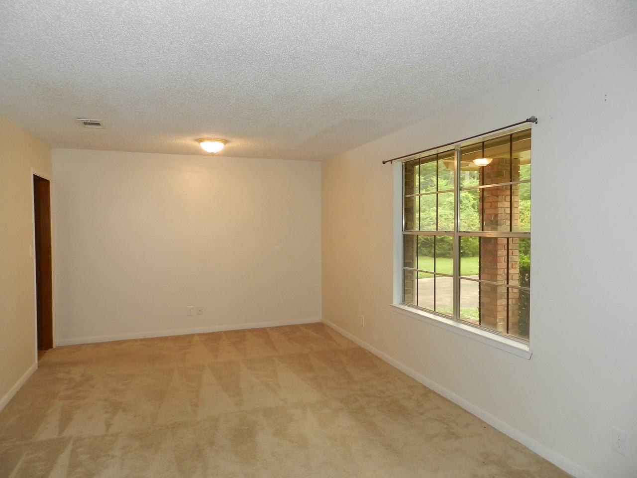 6486 Kembro Rd - Photo 3 of 19