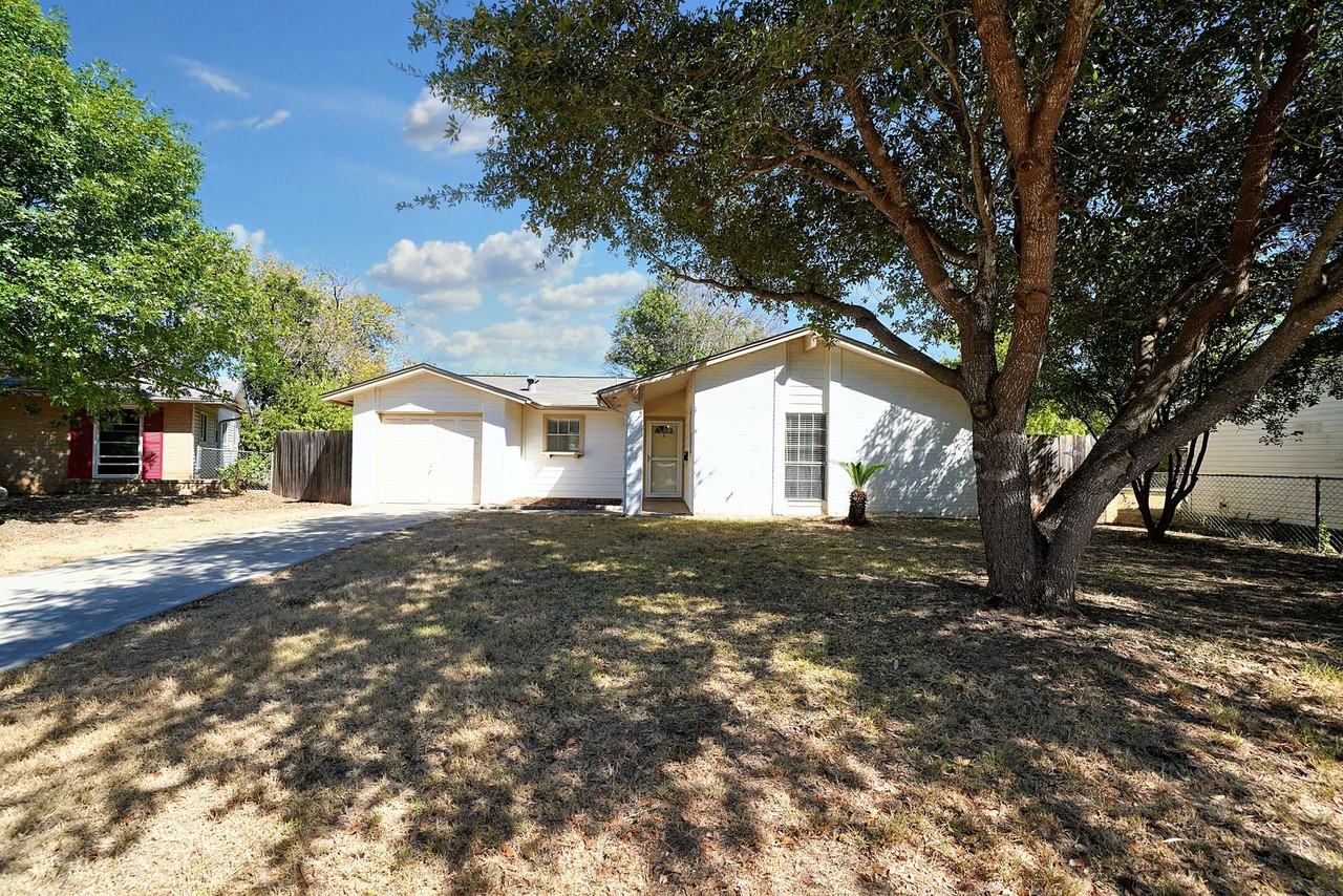 225 Linda Ct - Photo 2 of 35
