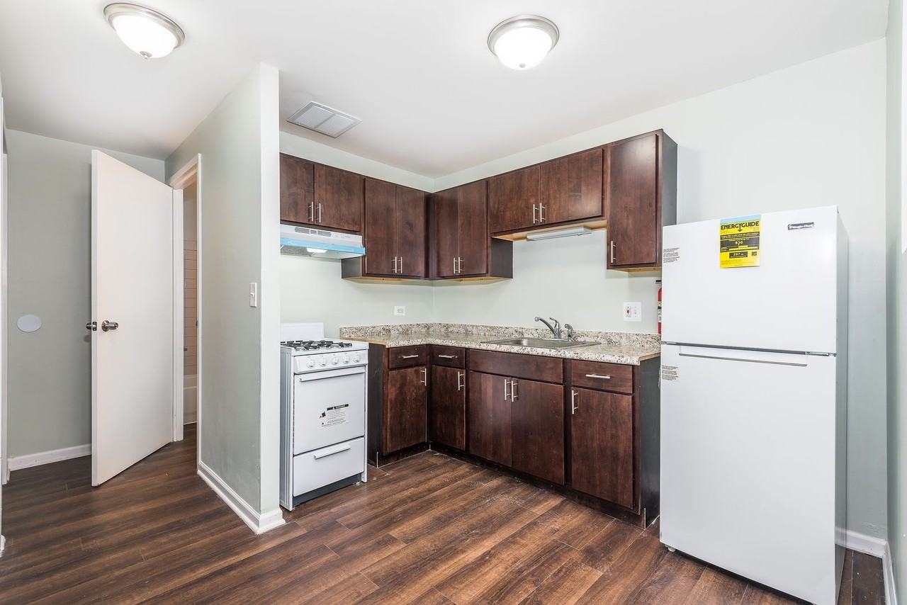 Anchor House - Photo 3 of 7