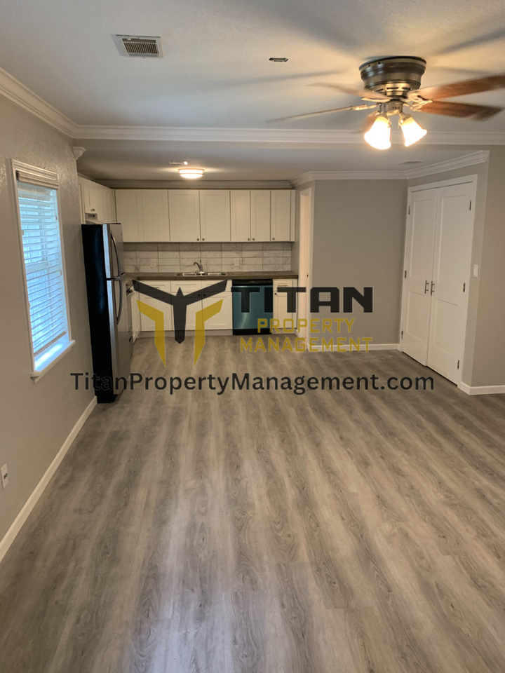 2014 Watts Rd #E - Photo 5 of 11