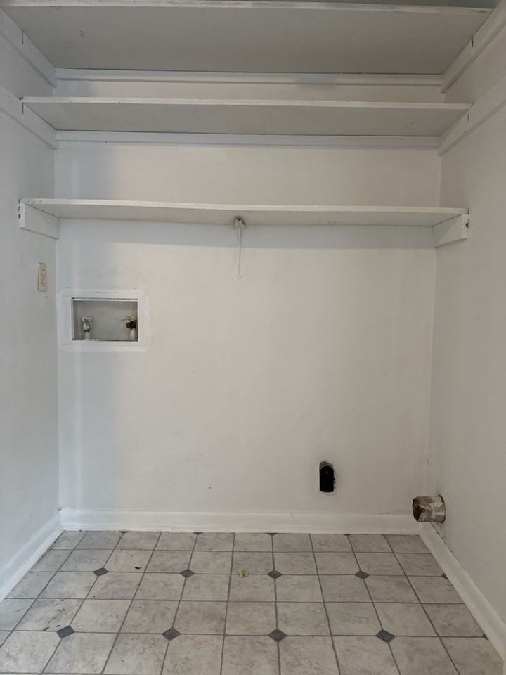 2516 Kensington Dr E - Photo 3 of 13