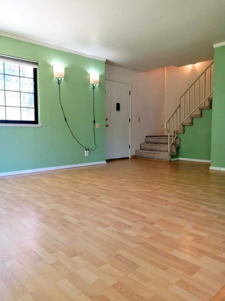 410 Colony Cove Dr - Photo 3 of 26