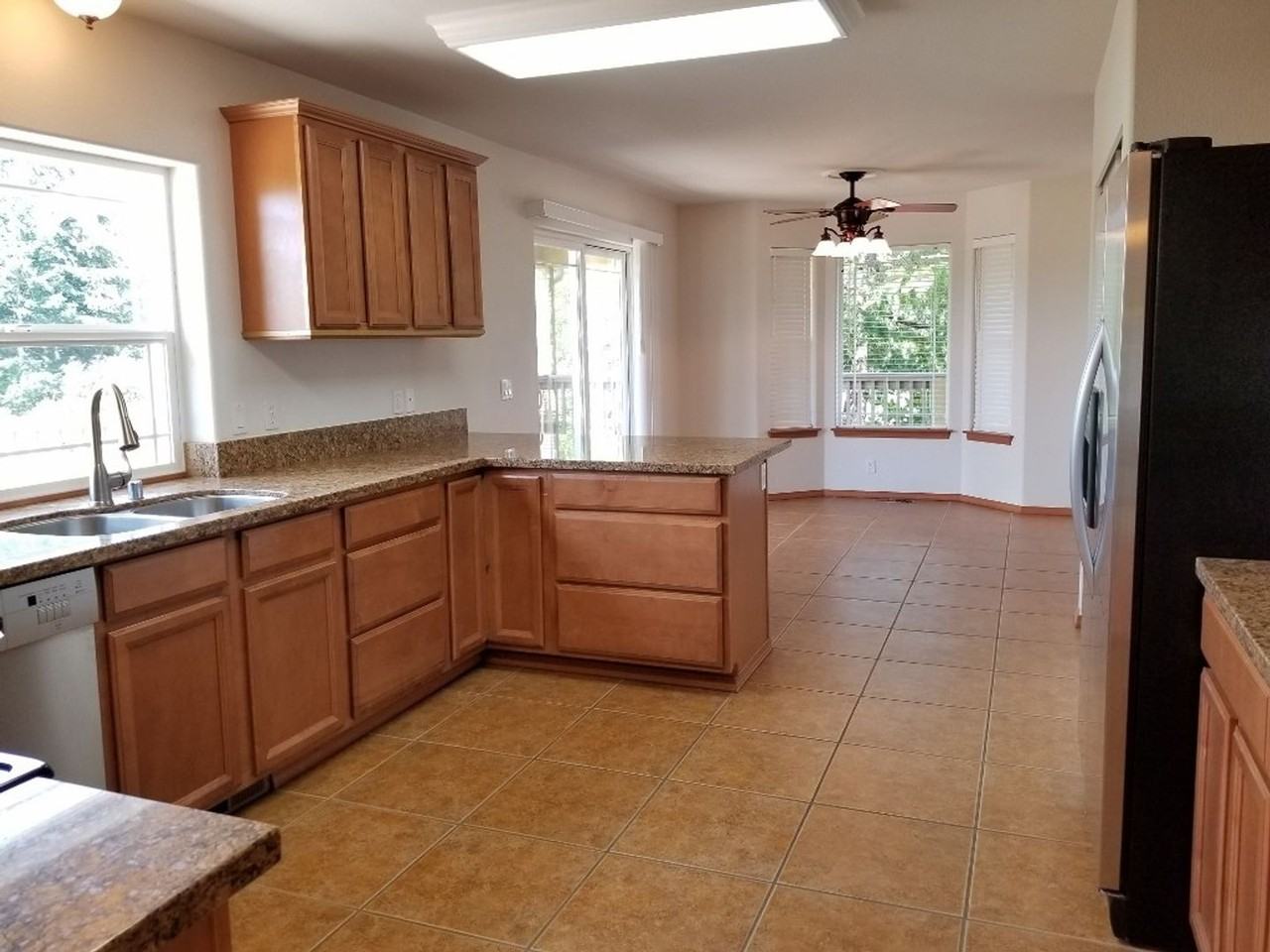 2015 Seaton Ct Se - Photo 6 of 34