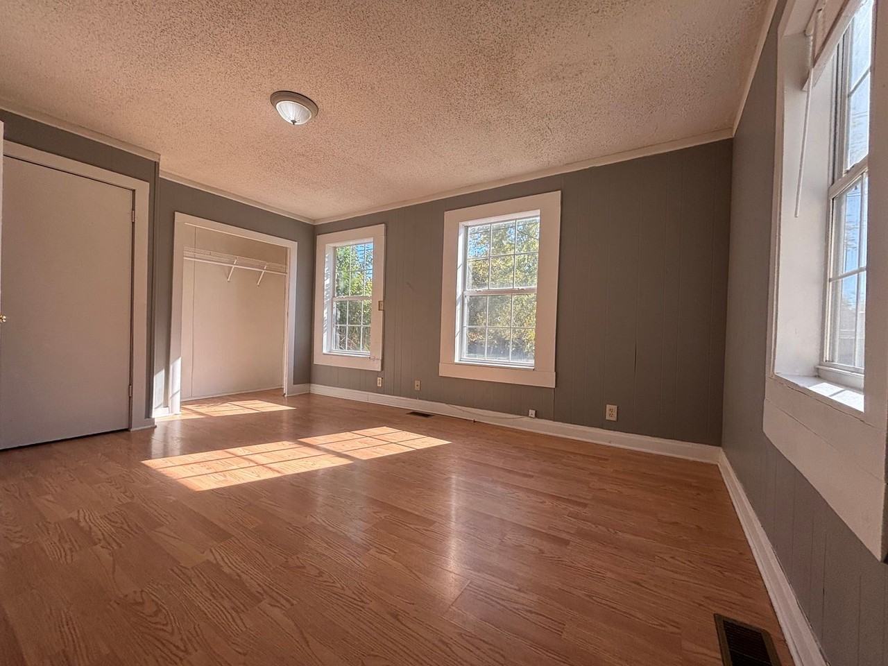 1323 E Atlantic St - Photo 6 of 11