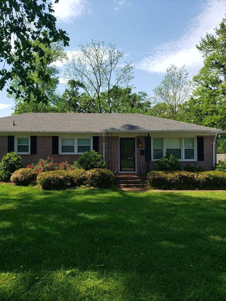 1433 Lakeside Rd - Photo 2 of 18