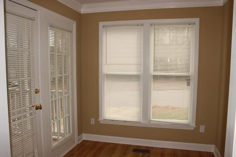 905 Oakwater Dr - Photo 3 of 12