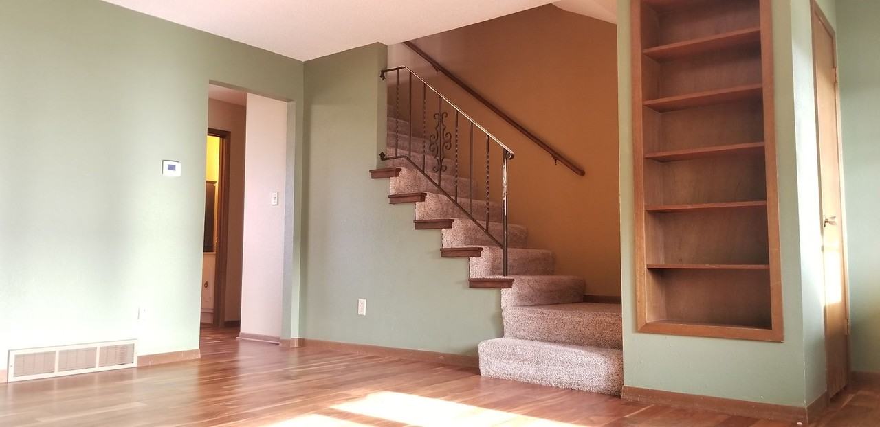 519 Wildwood Rd - Photo 3 of 17