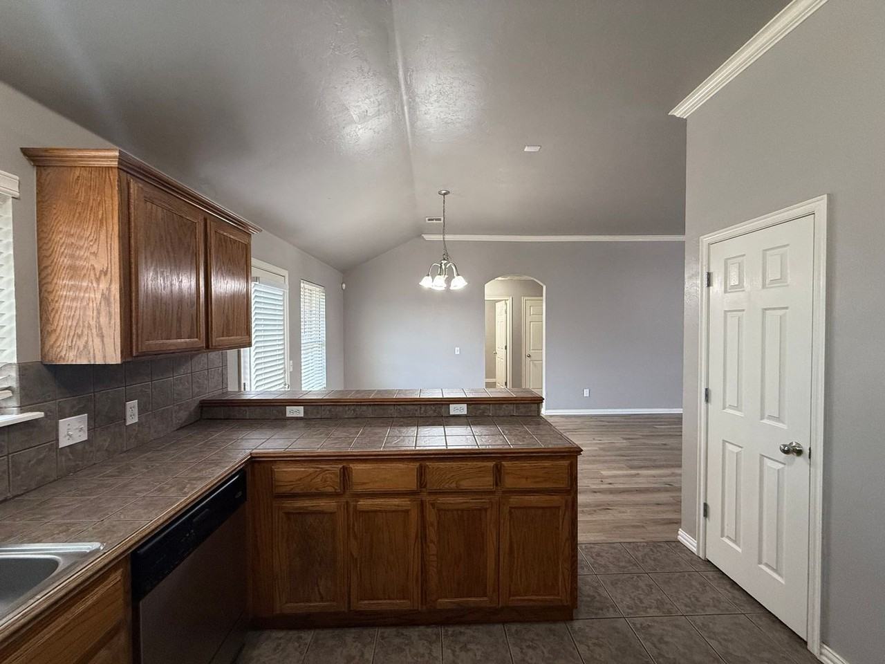 2280 Scissortail Landing Dr - Photo 2 of 39