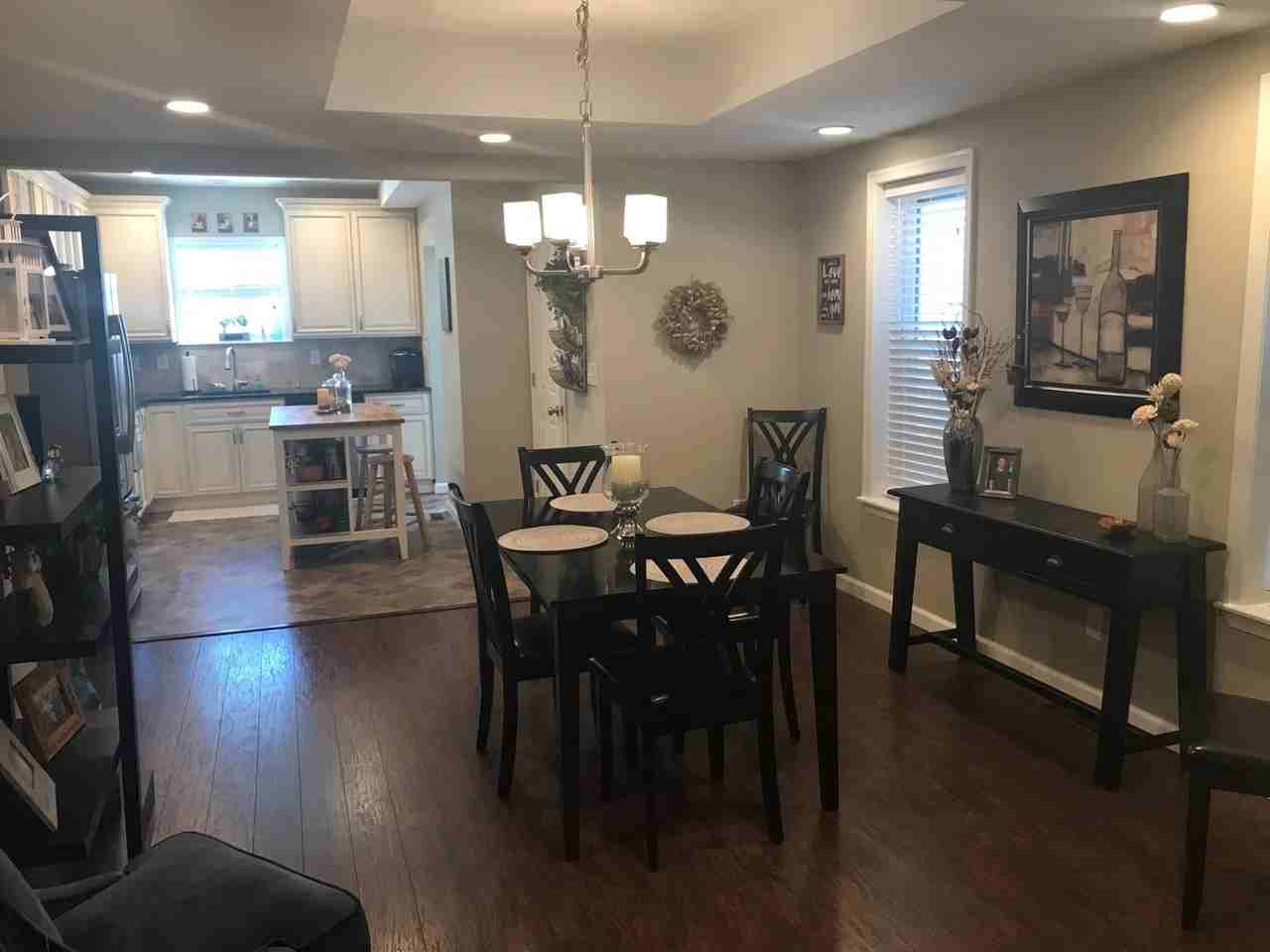 544 Broad St - Photo 5 of 29