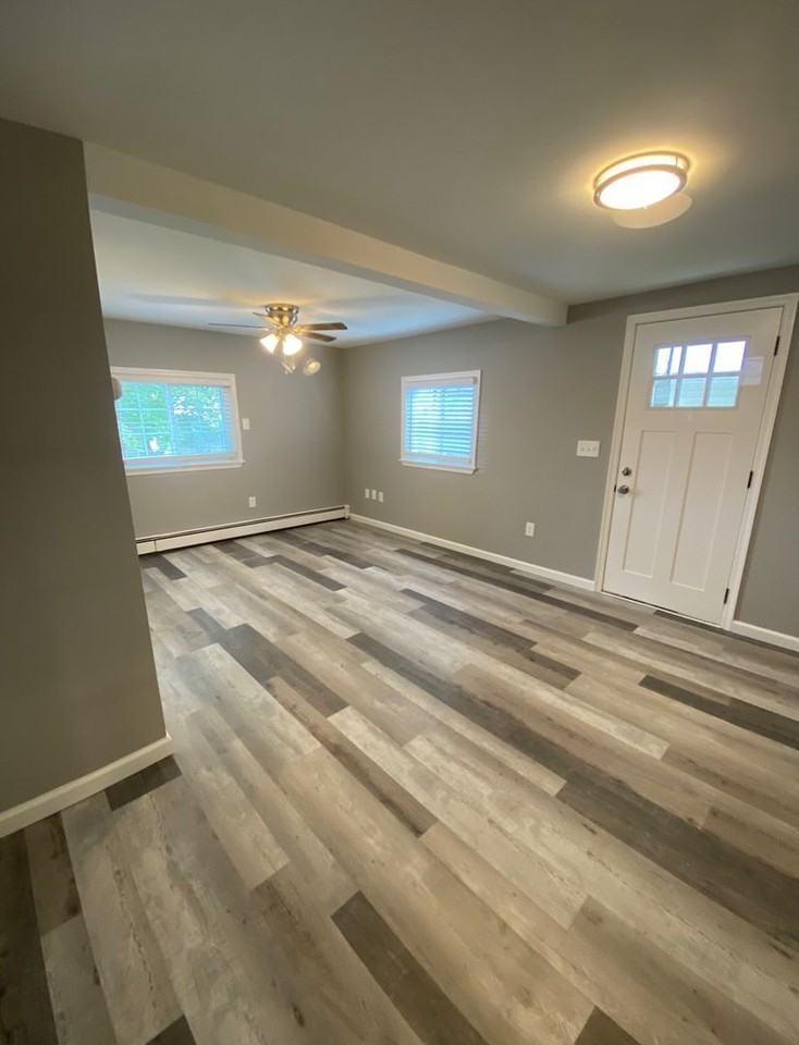 525 Furnace St - Photo 3 of 33