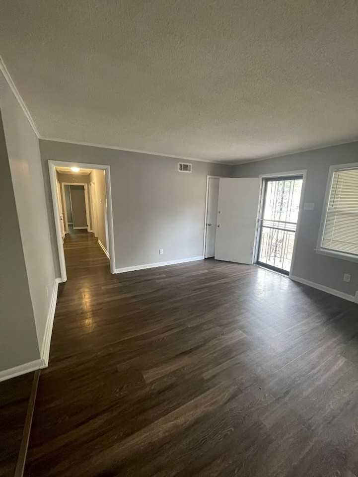 1762 S Perkins Rd - Photo 3 of 10