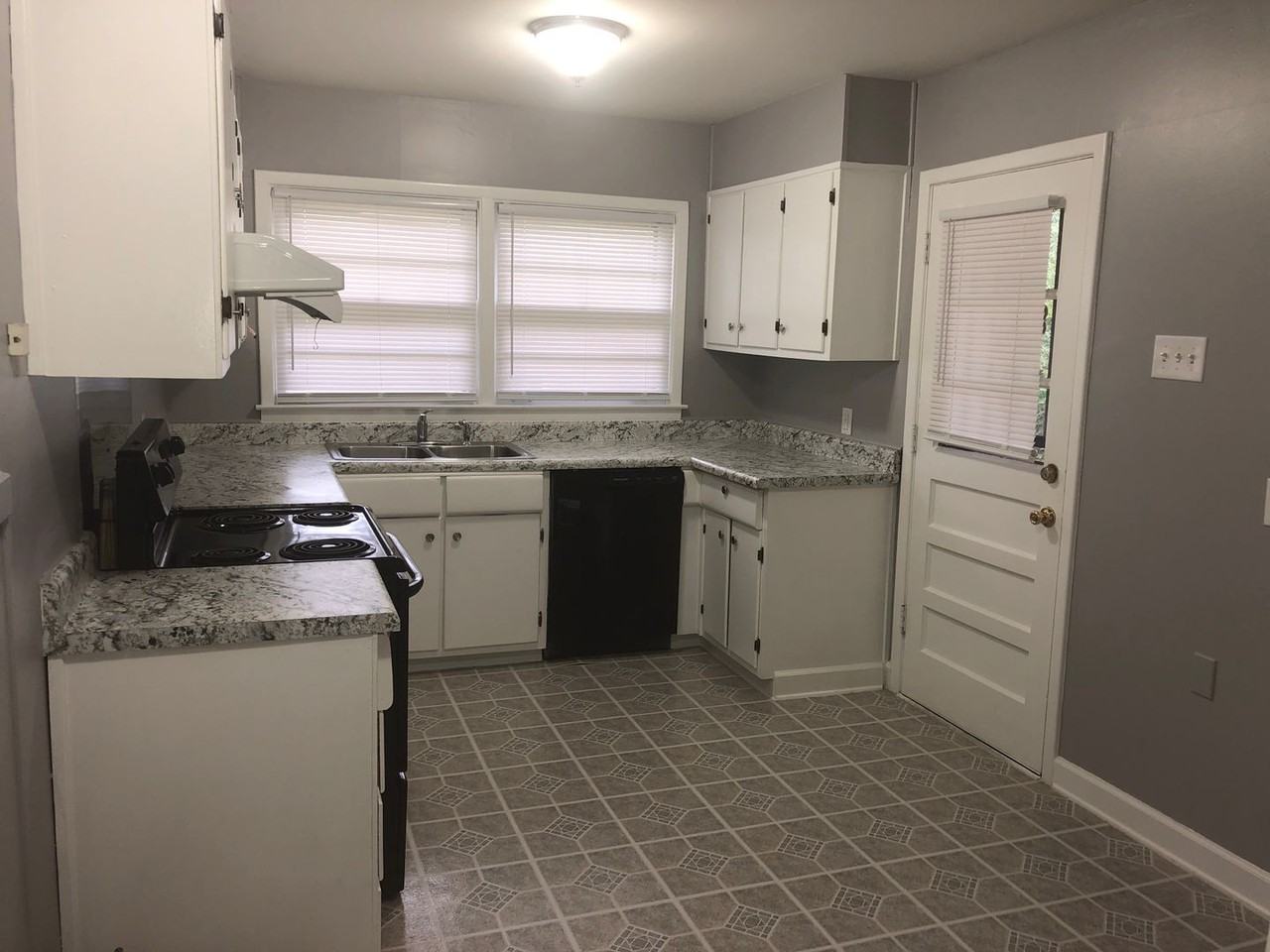 5292 Laurie Ln - Photo 2 of 12