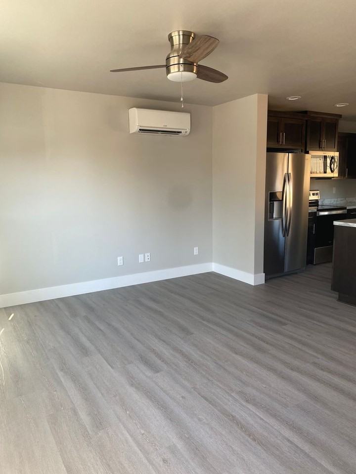 242 Ne College Ave - Photo 3 of 14