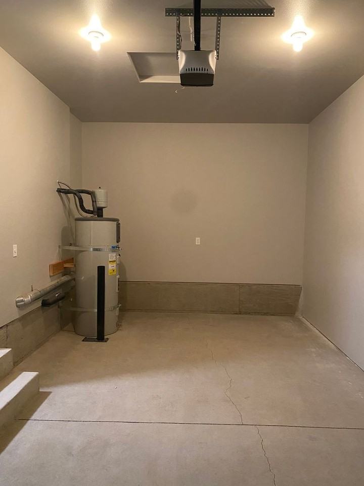 242 Ne College Ave - Photo 7 of 14