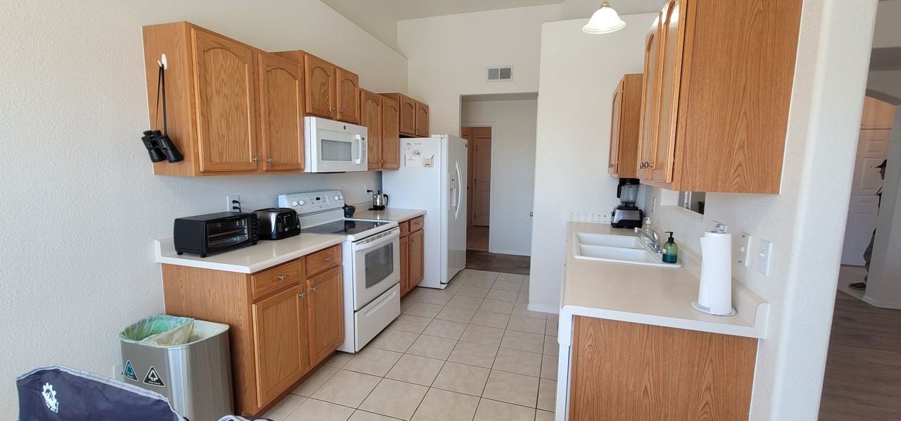 5200 Imperial Dr - Photo 4 of 17