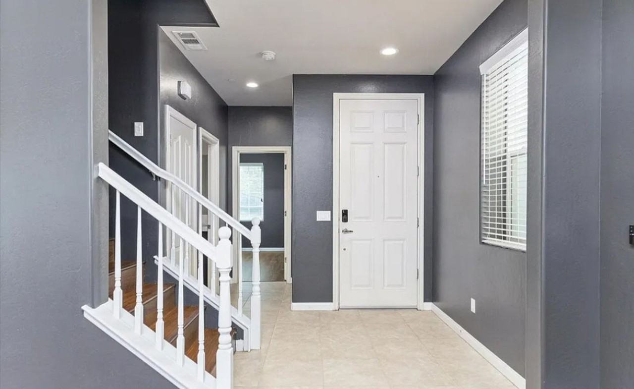 1910 Holt Rinehart Ave - Photo 4 of 21