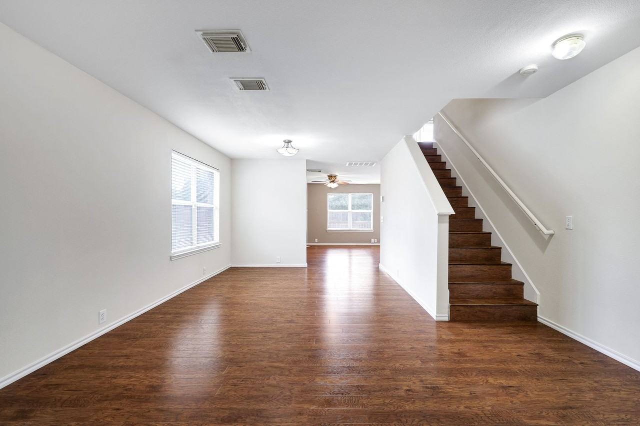 13207 Woodthorn Way - Photo 3 of 30