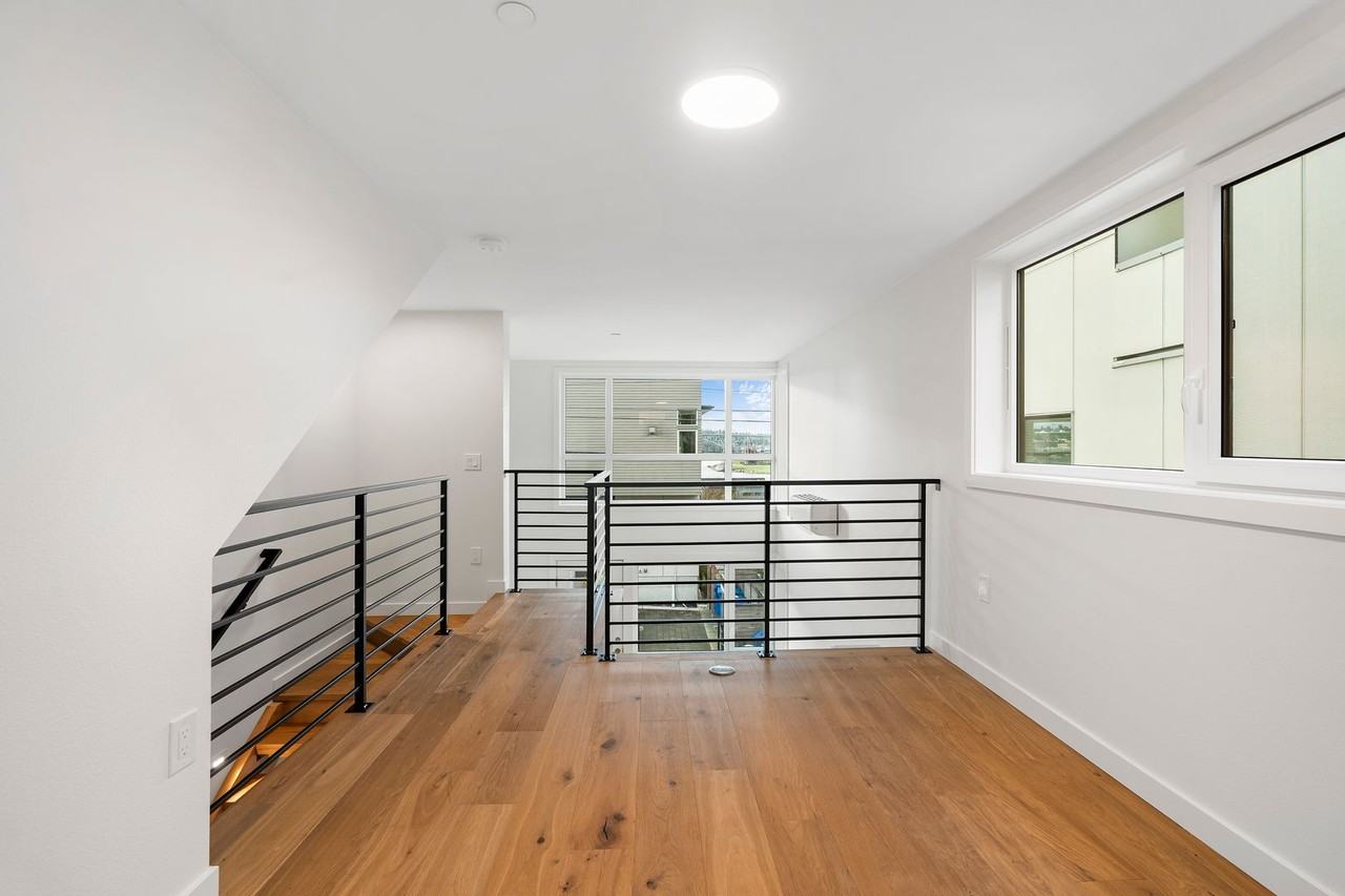 2617 Franklin Ave E Unit F - Photo 6 of 14