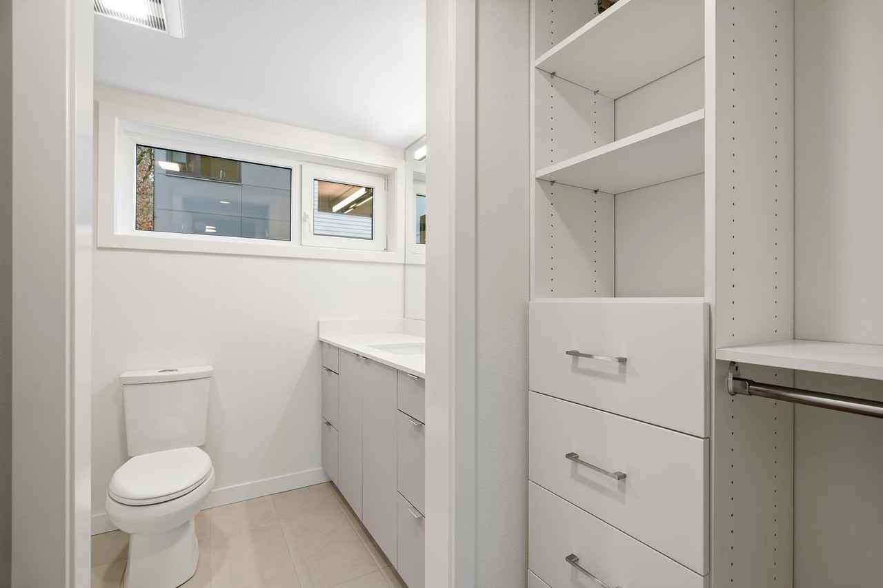 2617 Franklin Ave E Unit F - Photo 7 of 14