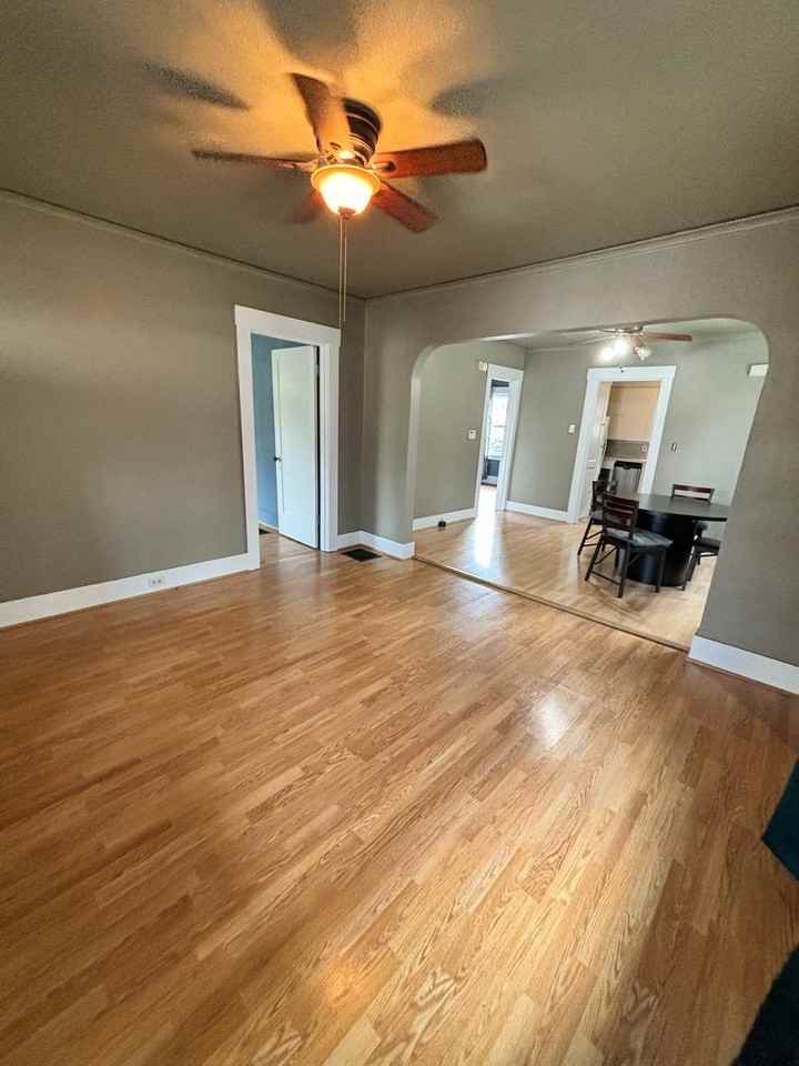 122 N Alberta St - Photo 2 of 8